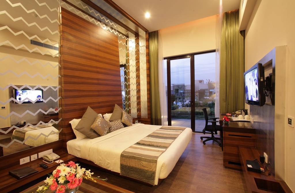 Oodles Hotel นิวเดลี ภายนอก รูปภาพ