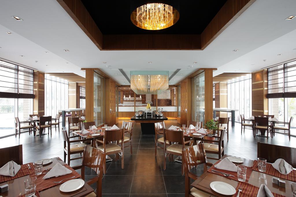 Oodles Hotel นิวเดลี ภายนอก รูปภาพ